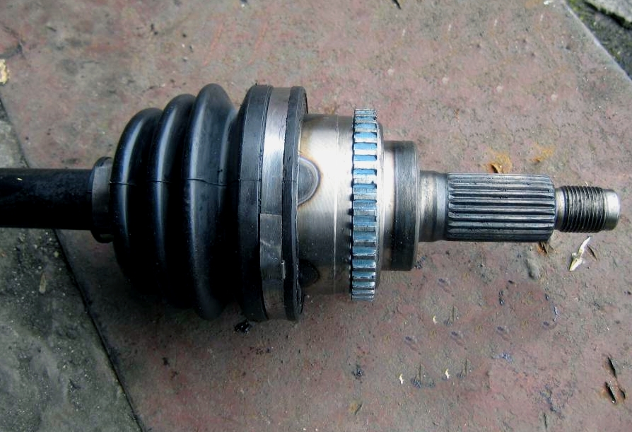 Замена ШРУСа автомобиля 